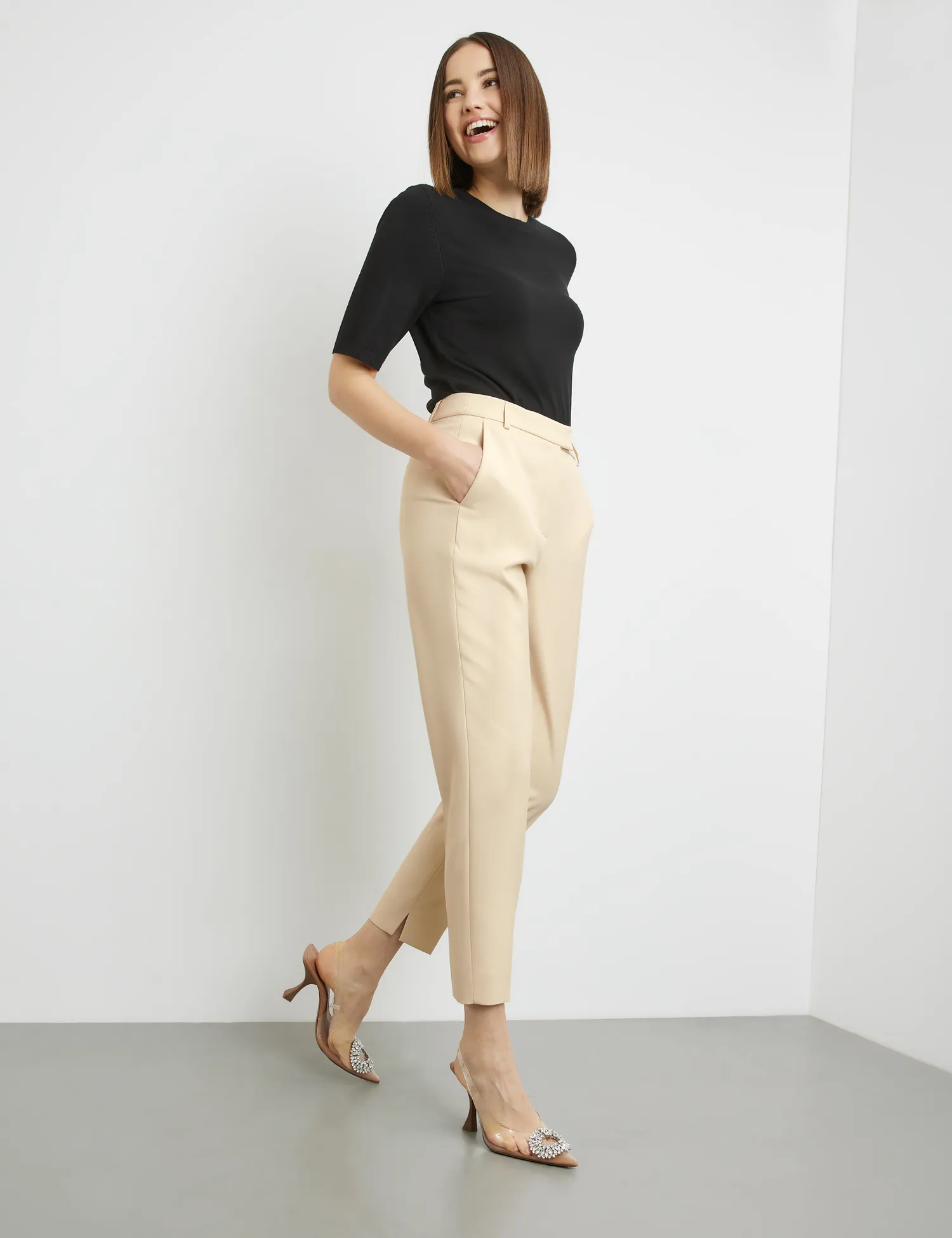 7/8-length pressed pleat trousers in a slim fit