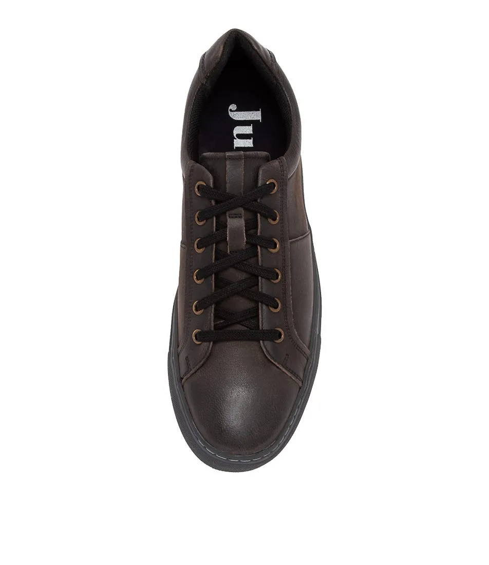 JULIUS MARLOW Chase Washed Black Leather Sneakers