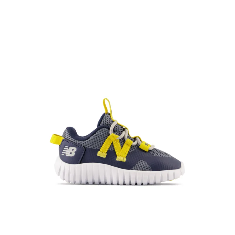 New Balance Infant Youth Boys Playgruv V2 Bungee Running Shoe - ITPGRVAB