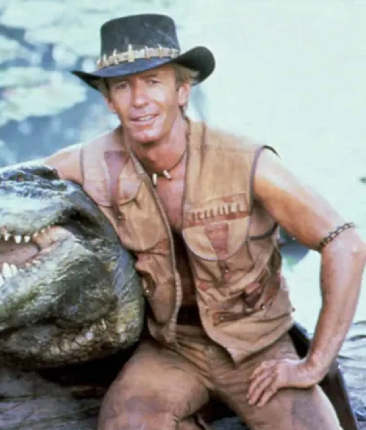 Paul Hogan Crocodile Dundee Vest | Abbraci