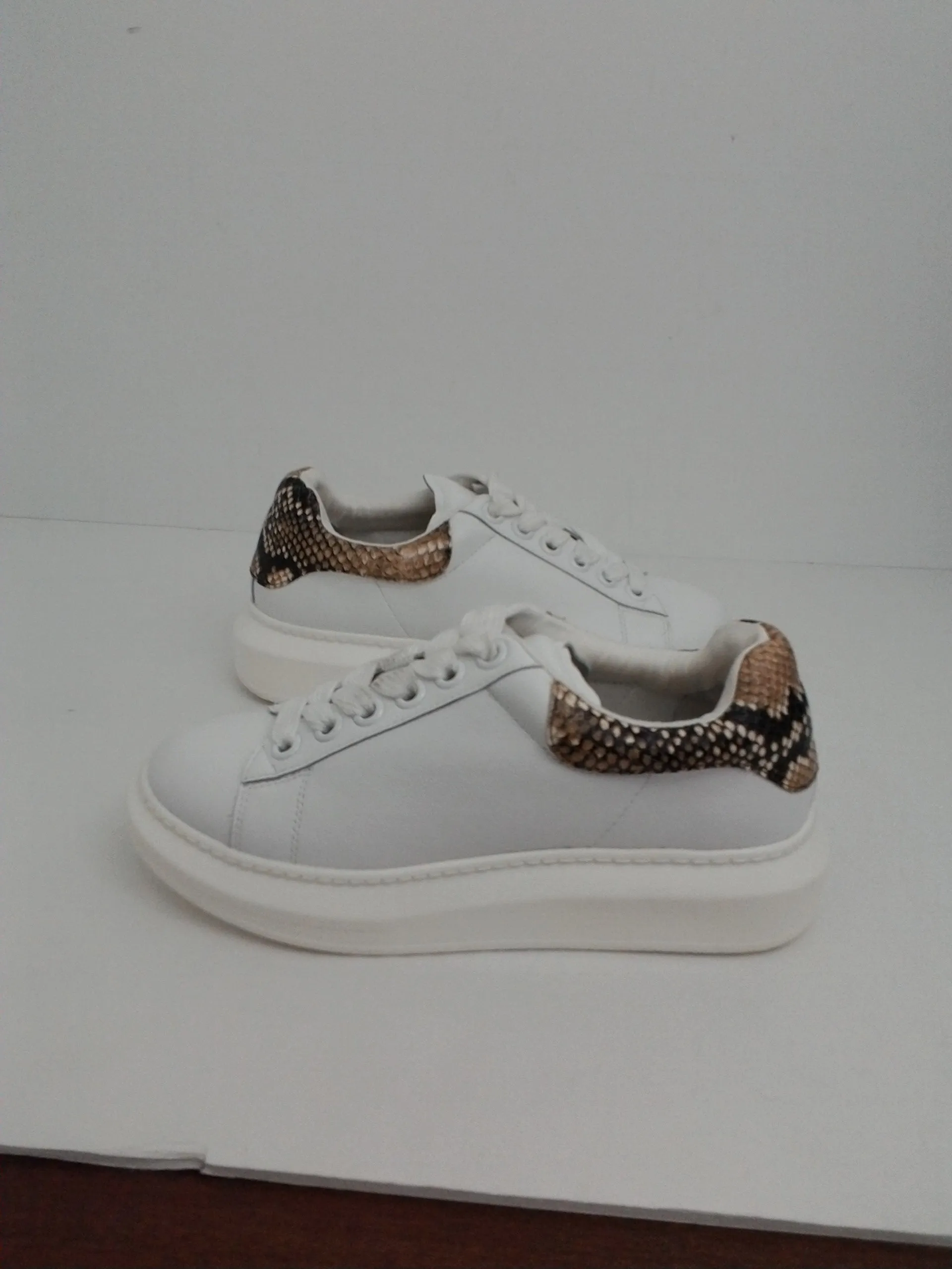 STEVEN by Steve Madden Women's White/Snake Sneakers Size 6 M